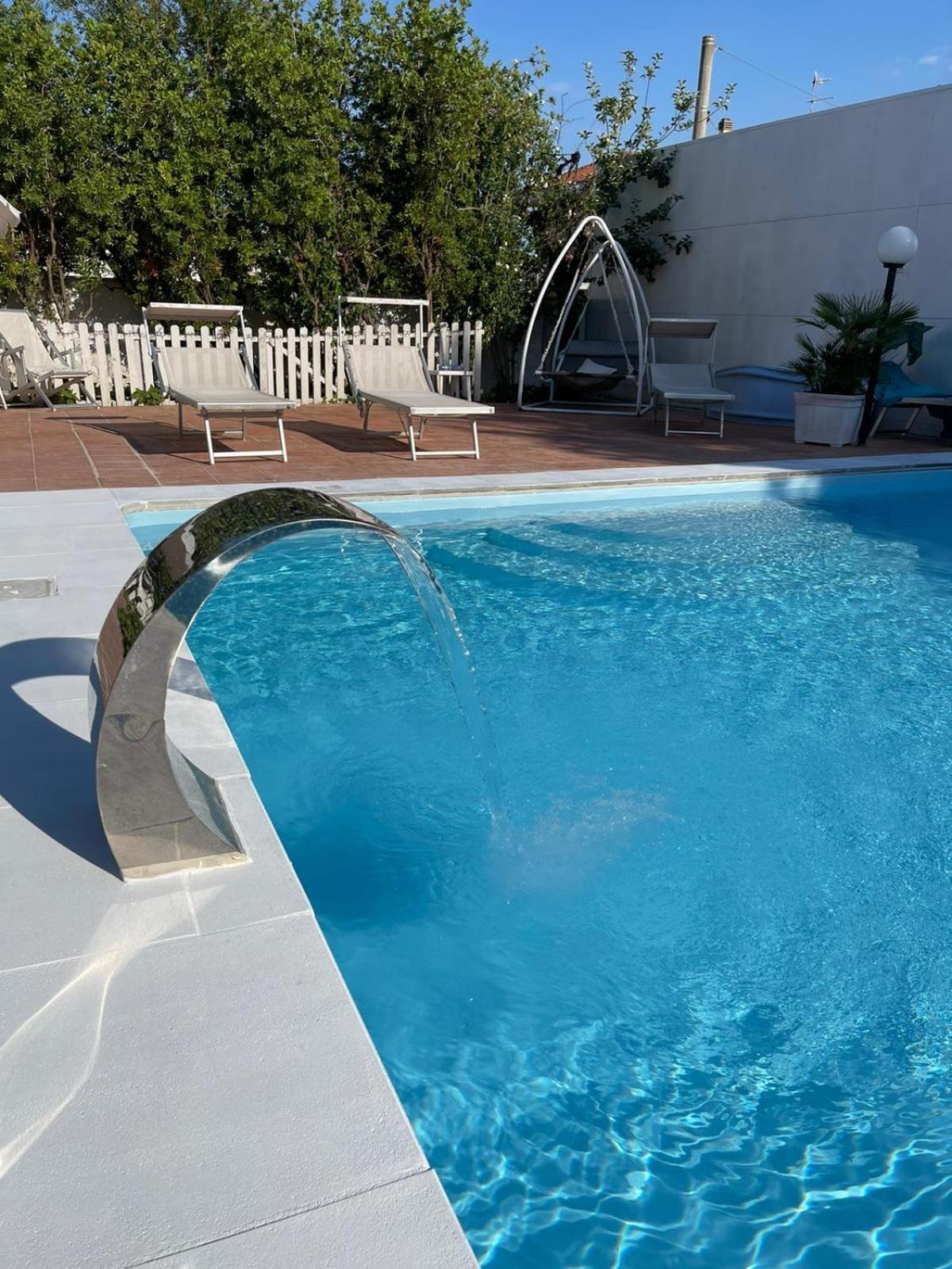 Villa Tropical Франкавила ал Маре Екстериор снимка
